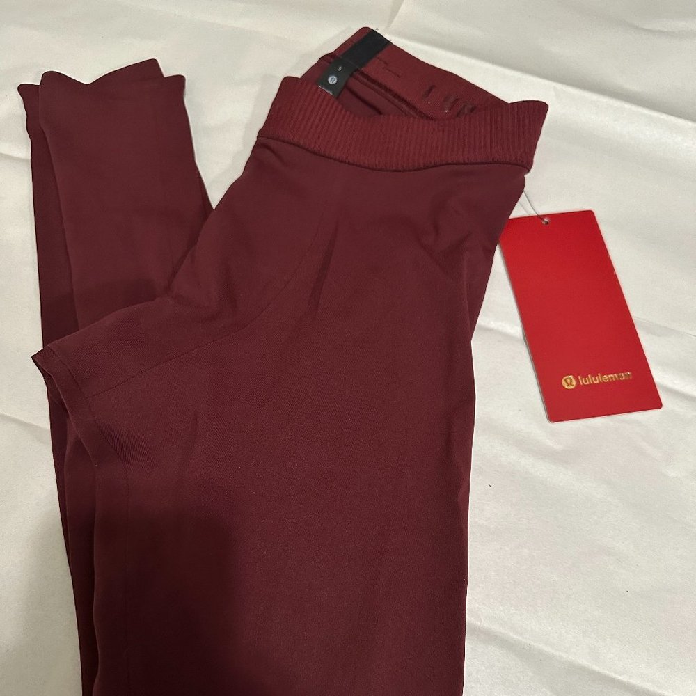 Lululemon Men's Small Red Merlot New Year License to Train Tight 27''
